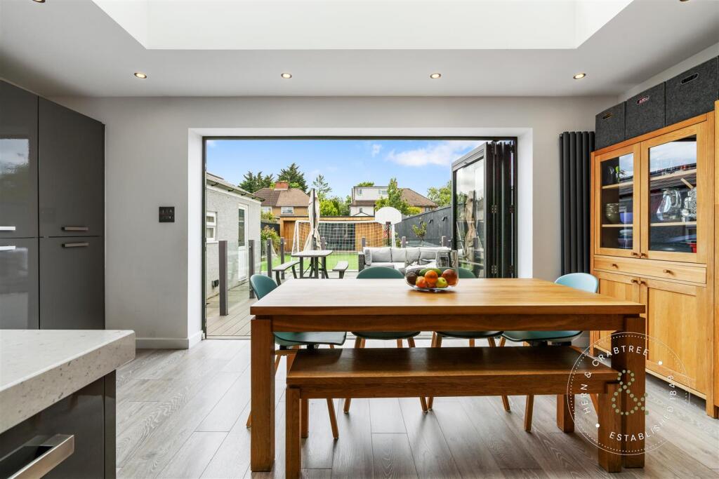 St Asaph Close, HernCrabtree (13).jpg