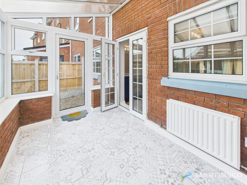 CAM02318G0-PR0483...