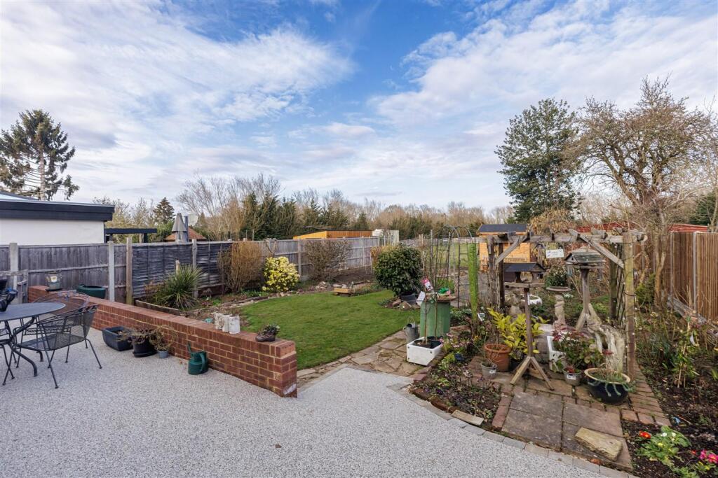 15 New Farm Dr   (31).jpg