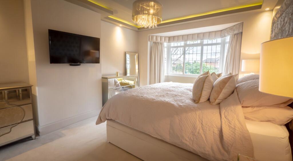 Master bedrooom