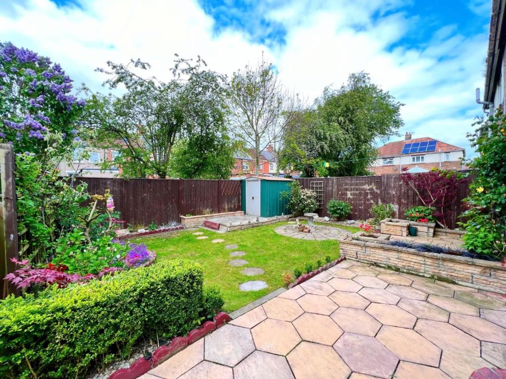 Garden 1.jpg