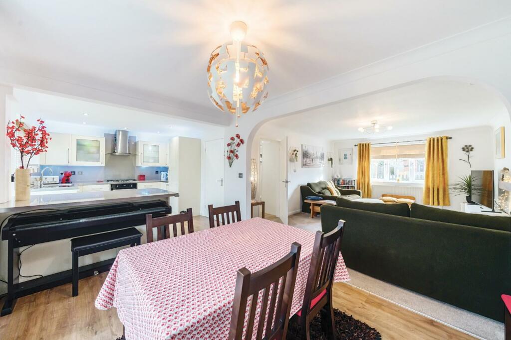 2nd view DINING.jpg