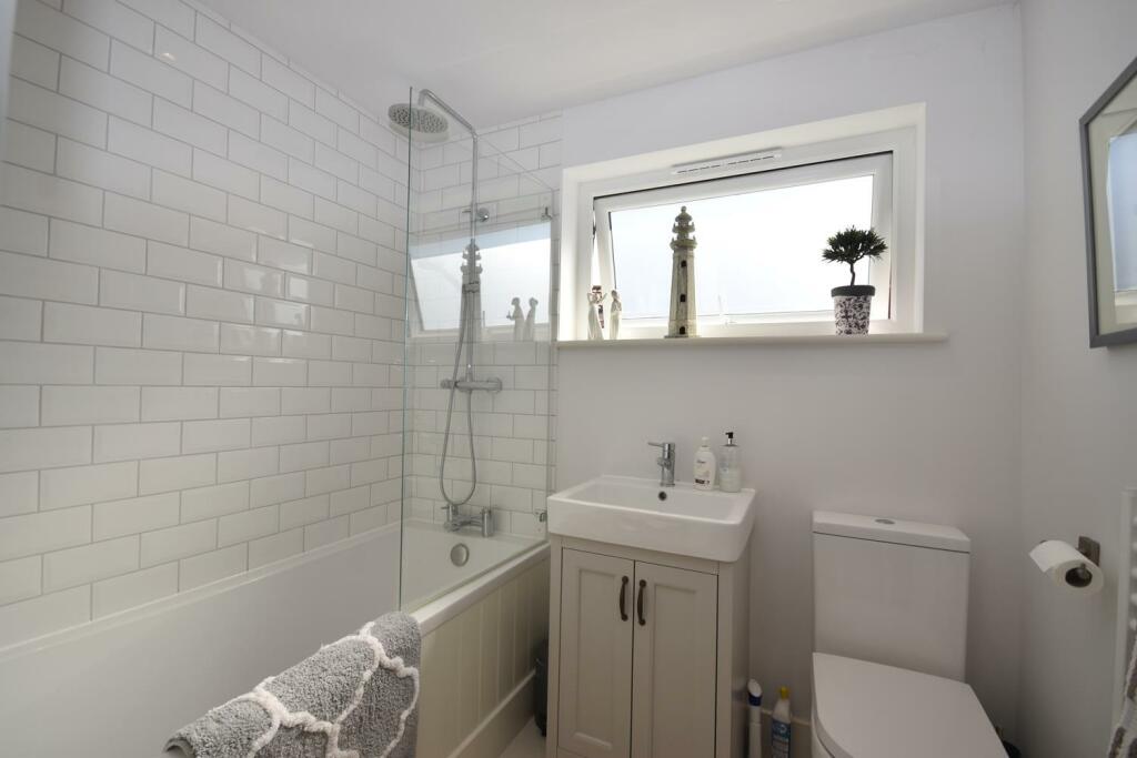 Bathroom.JPG