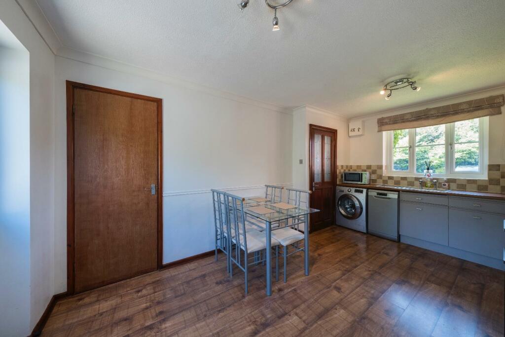 8 Ardens Meadow-003.JPG