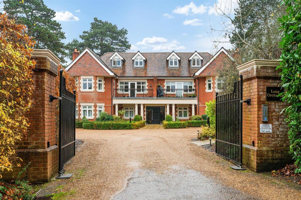 LONG ORCHARDS, FLAT 10- (4).jpg