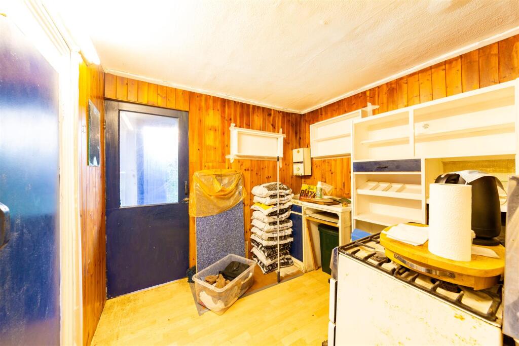 20 Hoyle road SW17 0RS-4.jpg