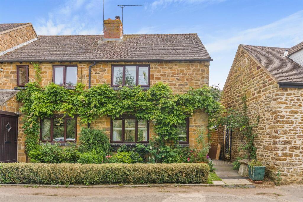 6 Rose Hall Lane, Middleton Cheney-1.jpg