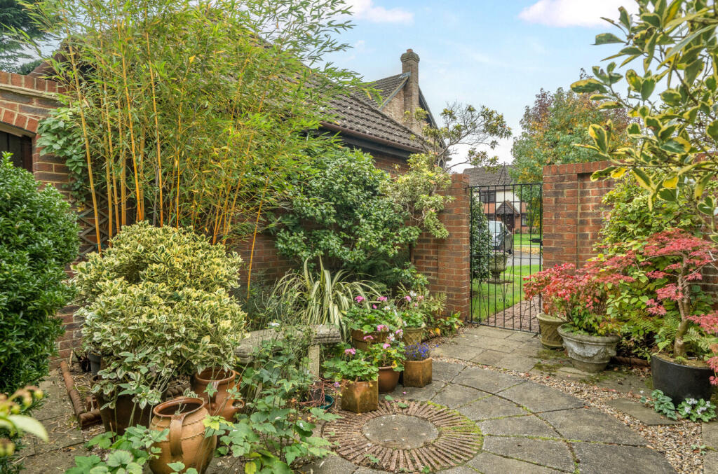 1369036-8-68f20f1...