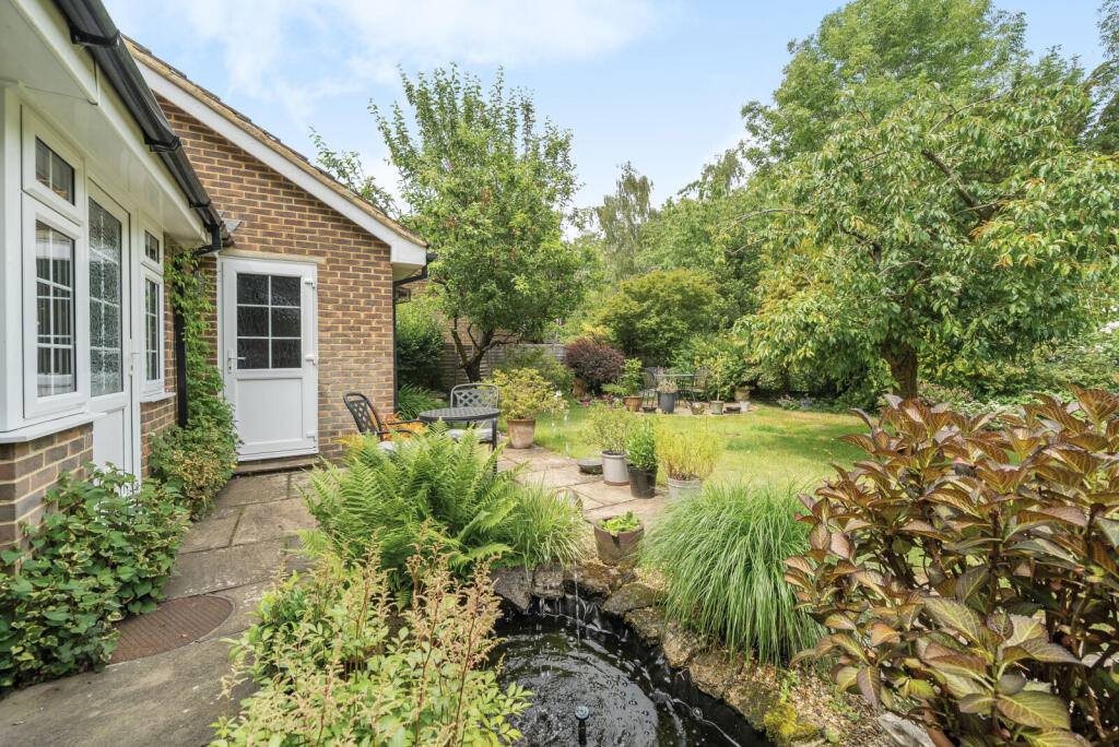 1304901-5-6846eeb...