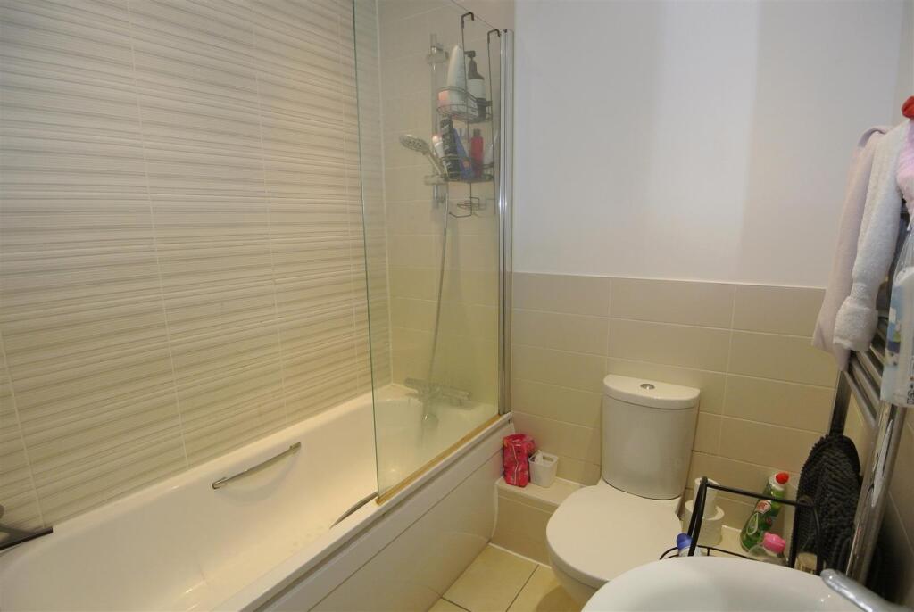Bathroom new.JPG