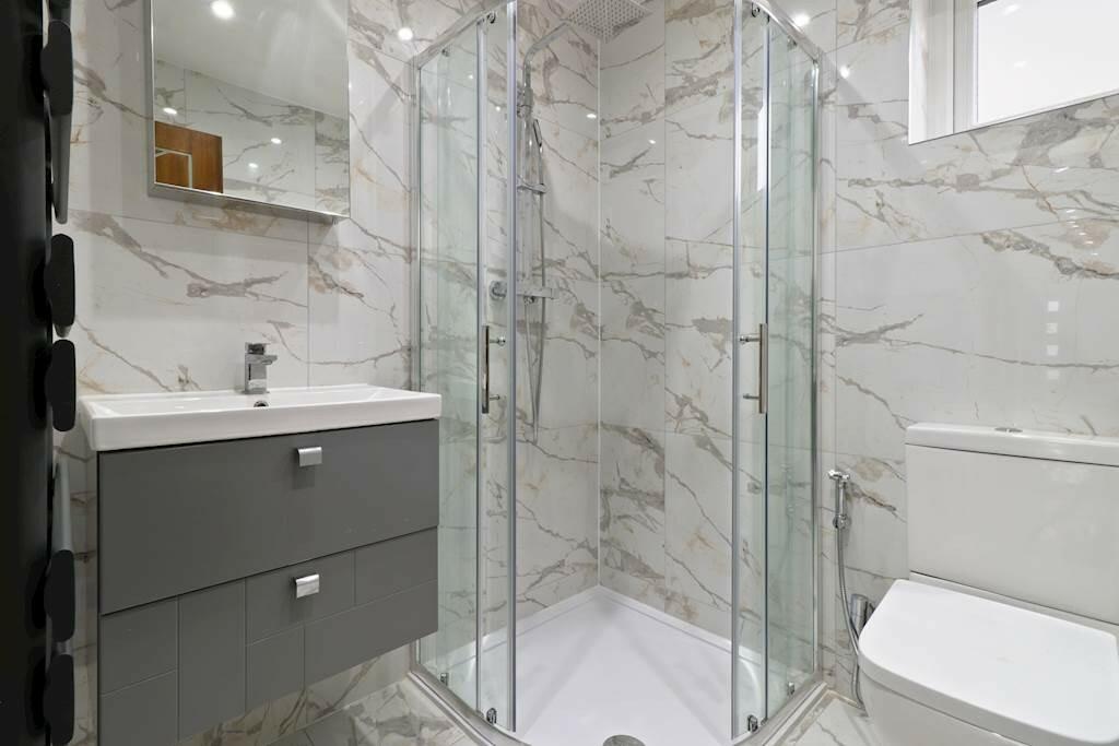 Ground floor shower 
