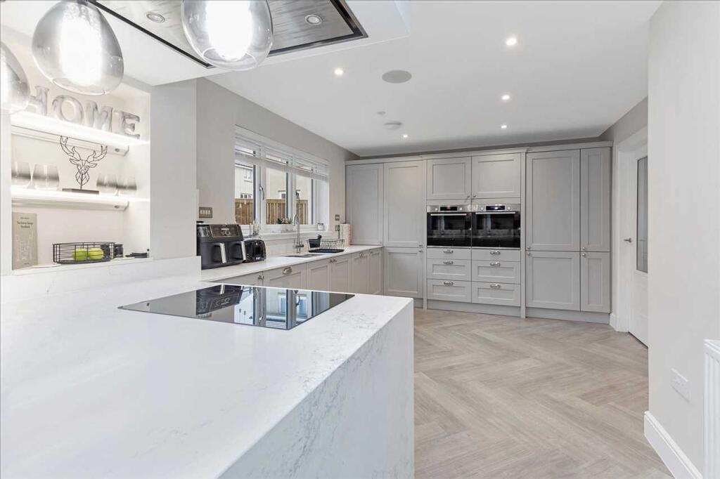 Kitchen Area (1)