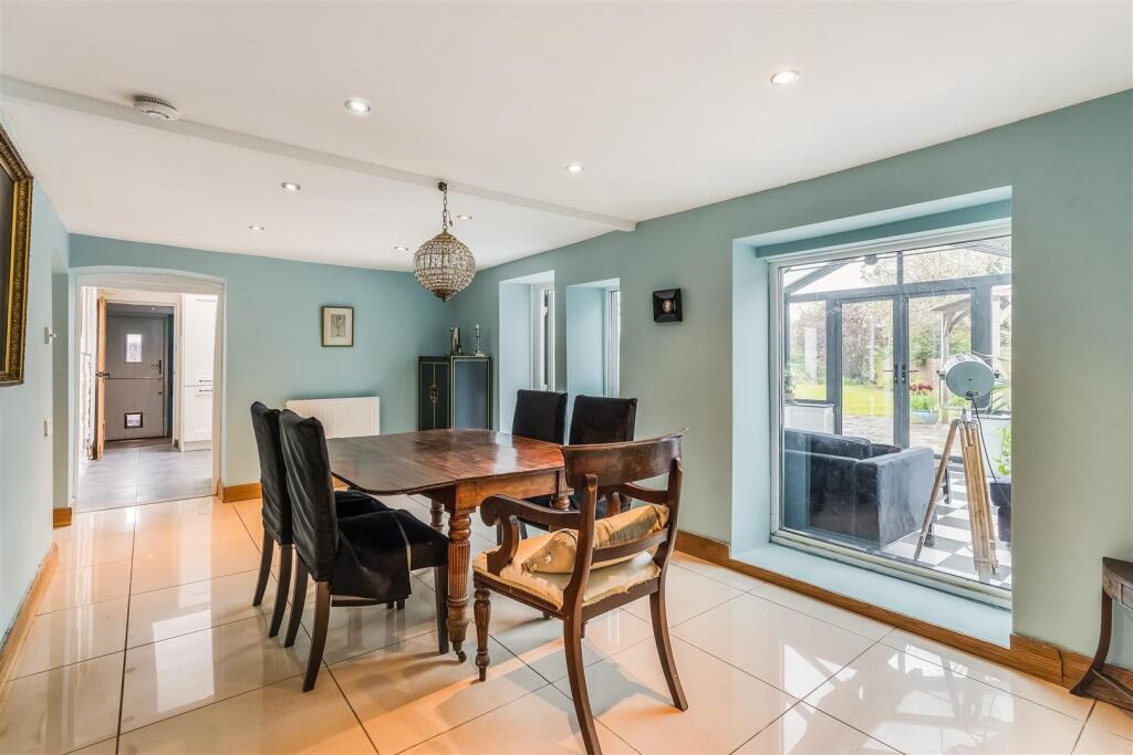 24 - Detached Period Property for Auction, Swinefo