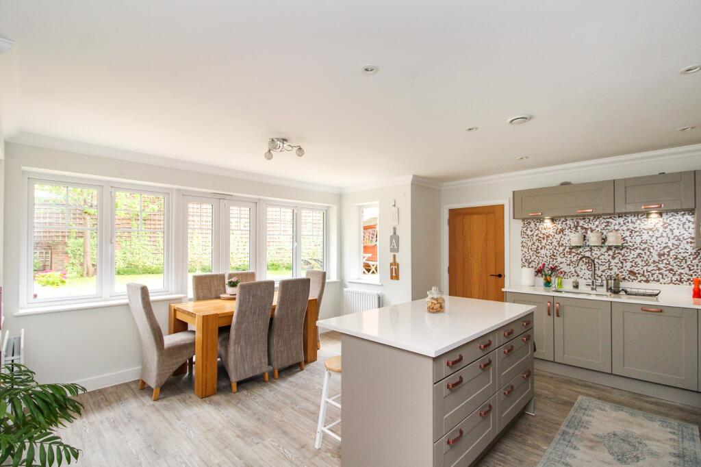 Kitchen/Breakfast Room