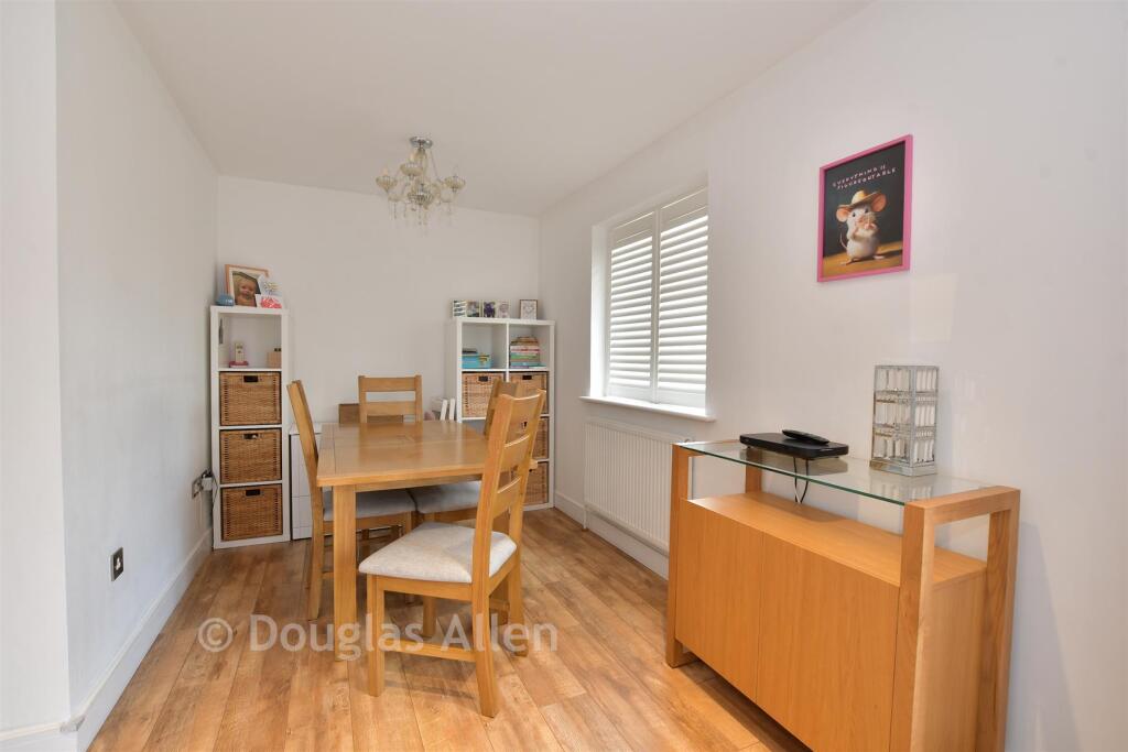 Lounge-Dining Room