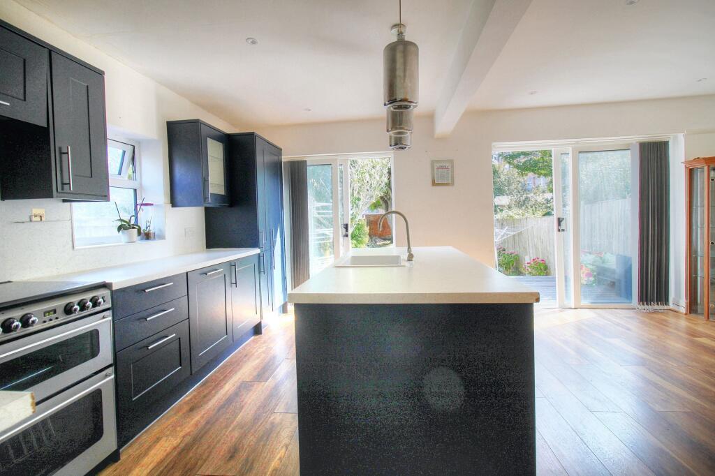 Superb Kitchen and Dining Room