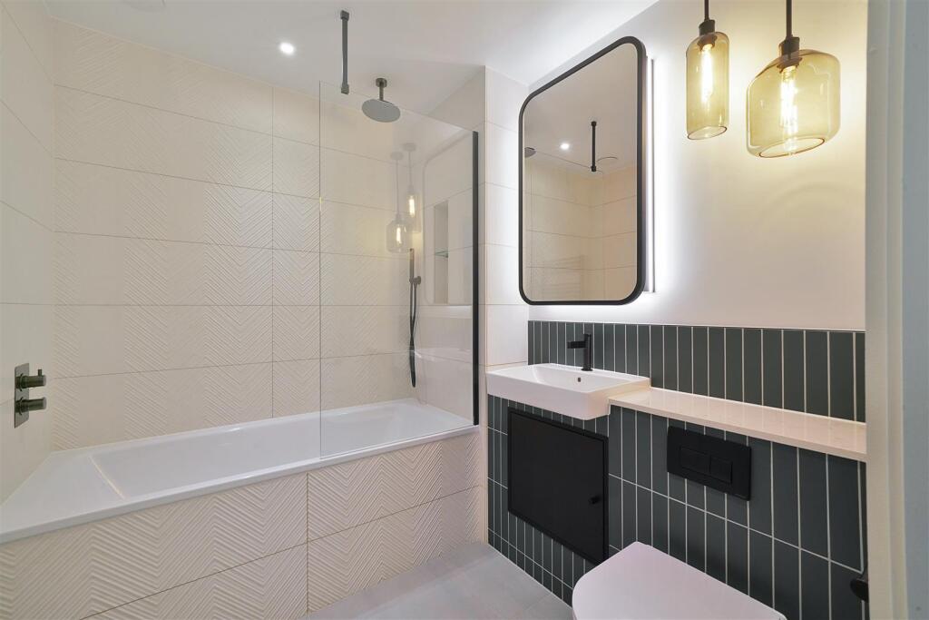 Flat 51, Viola House - O2u8mqz9y4fvPQ6yxuB2.jpg