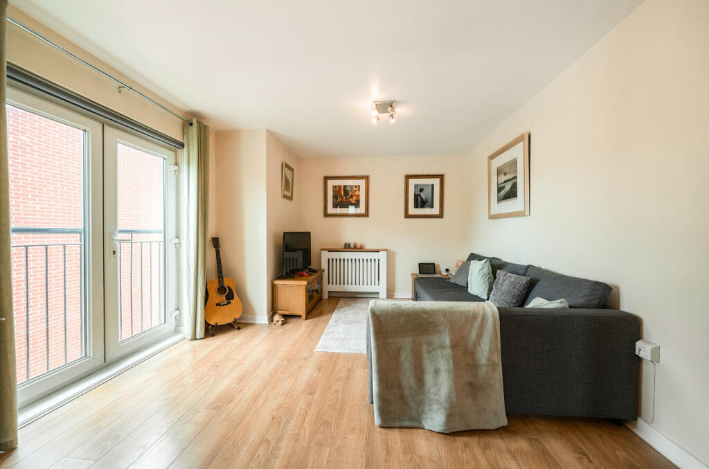 1329556-3-688140f...