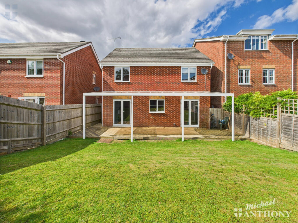 CAM03852G0-PR0378-STILL026