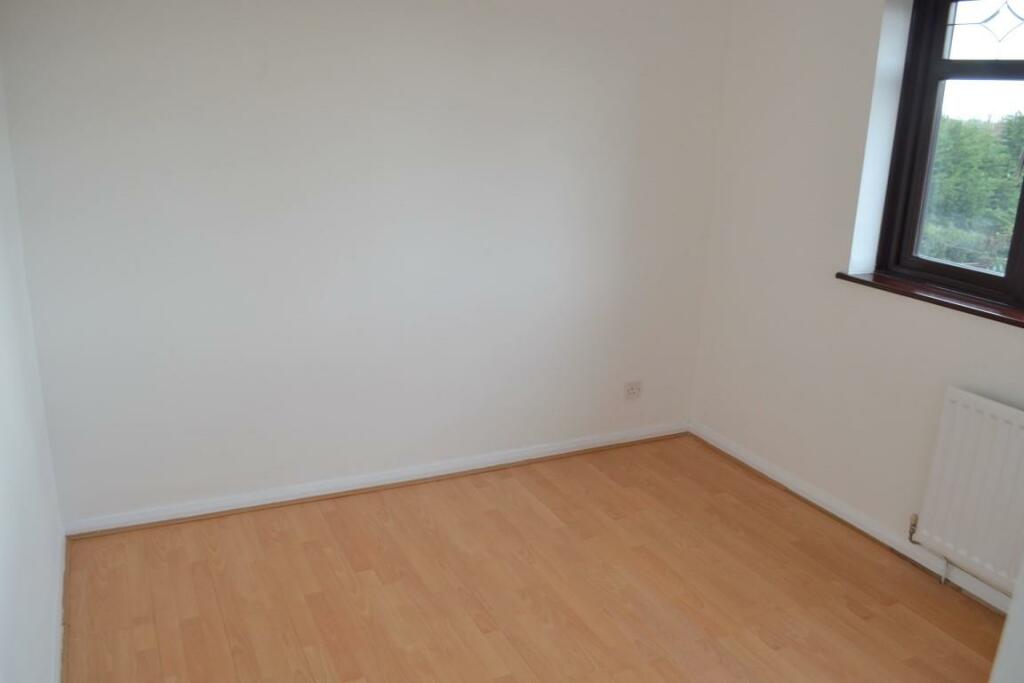 bed 1 (Medium).JPG