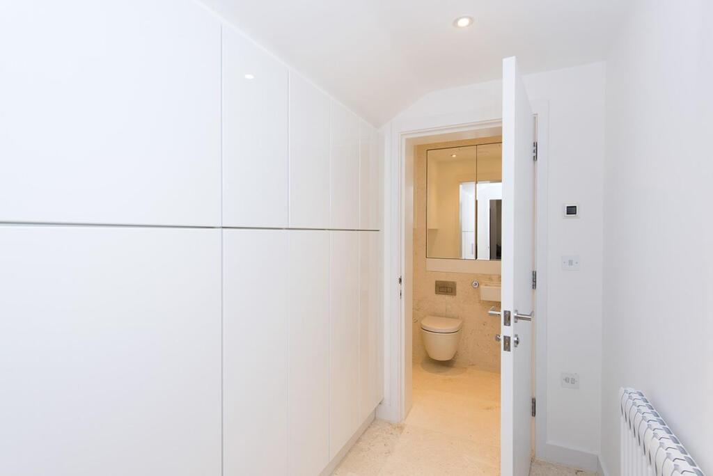 White Horse Yard (flat 5)-w-toi1.jpg