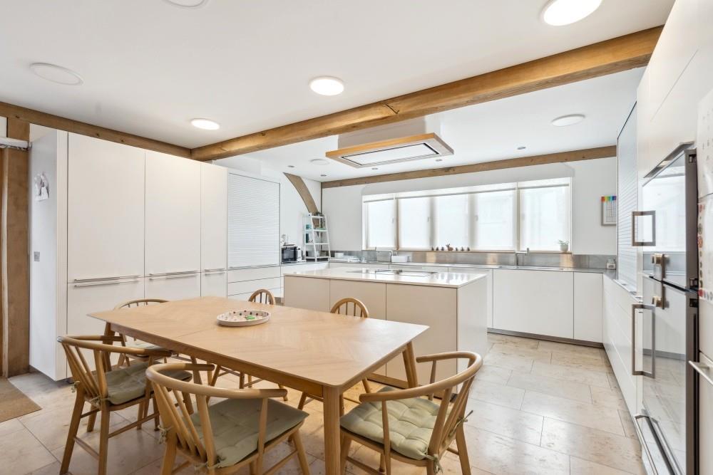 kitchen breakfast room.jpg