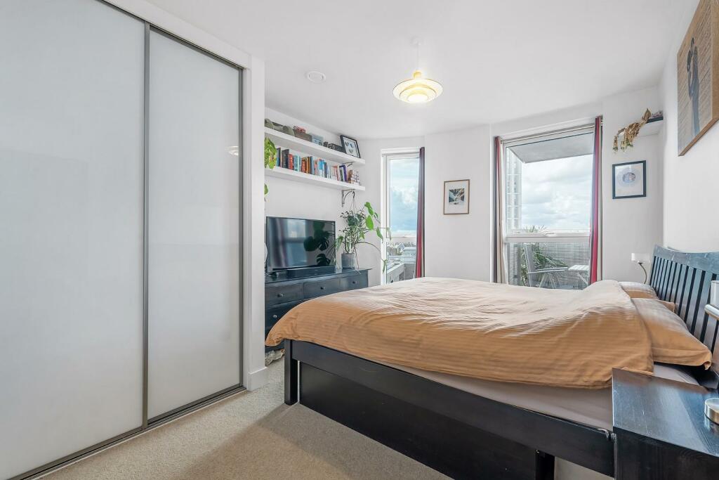 Bedroom 1.JPG