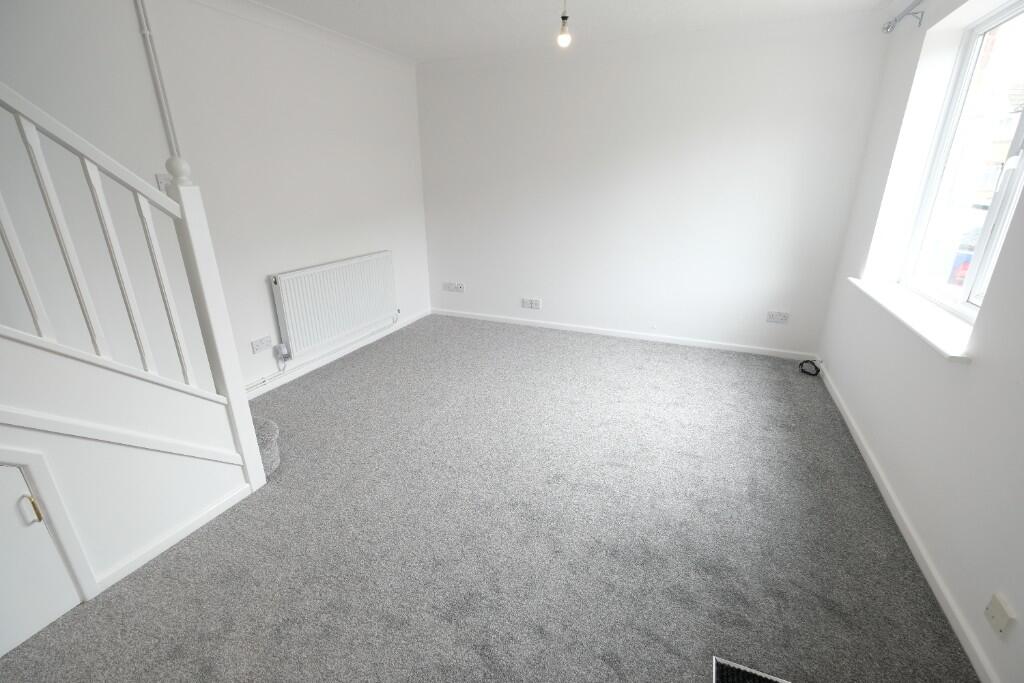 OPEN PLAN ROOM