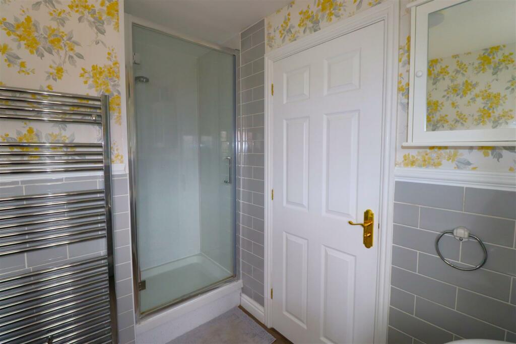 En-Suite 1..JPG