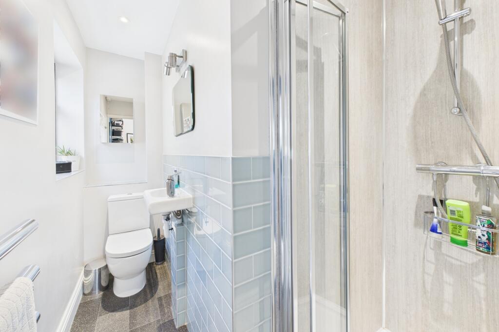 CAM02519G0-PR0230-STILL018