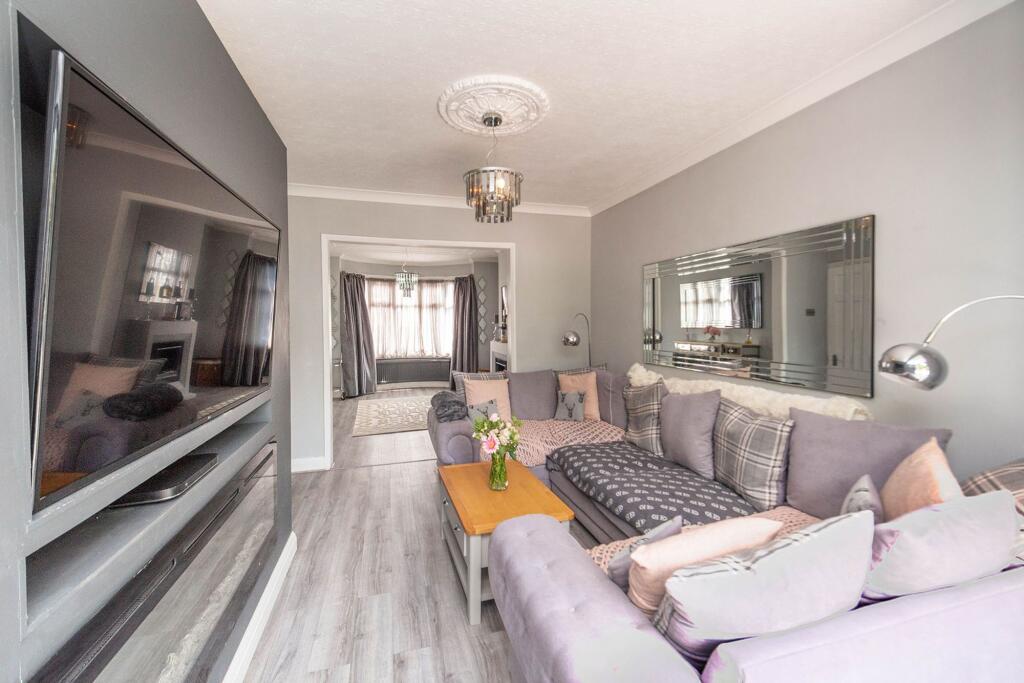 LIVING ROOM, KITCHEN AND DINER