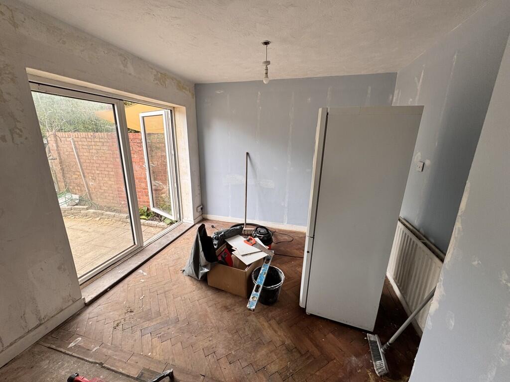 13 Almond Close -...