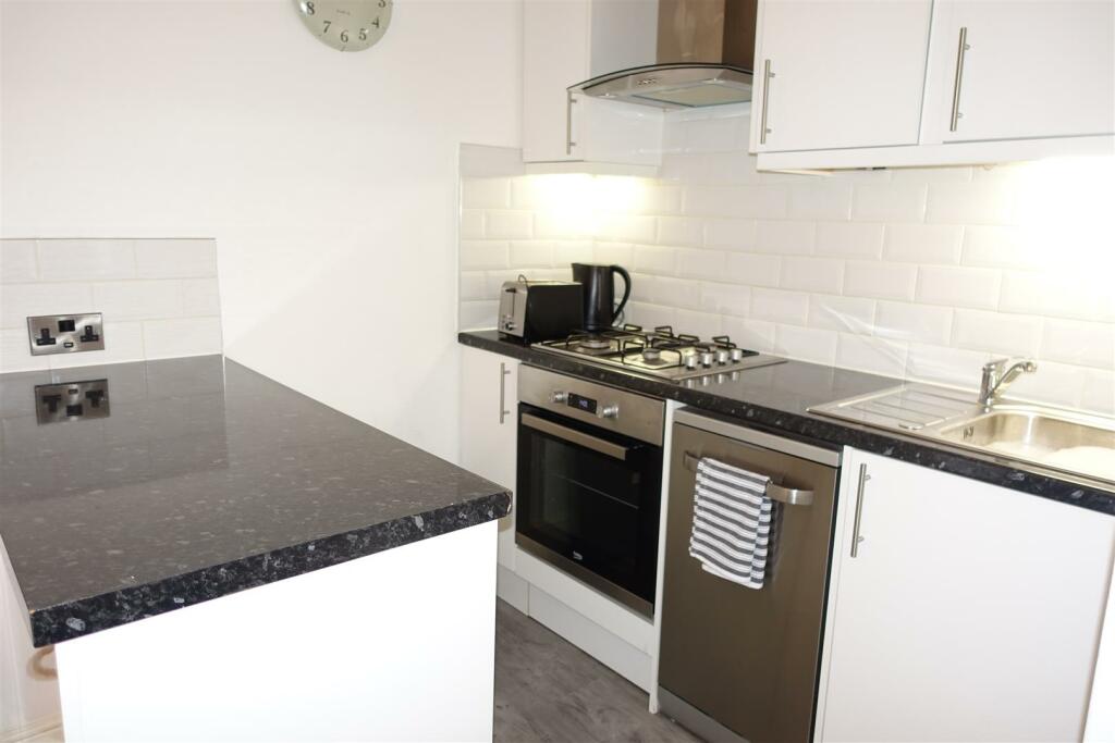 Lounge Kitchen