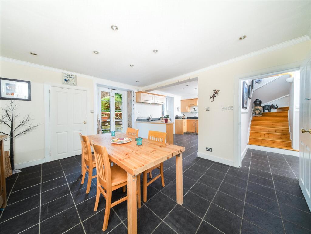 Kitchen/Dining