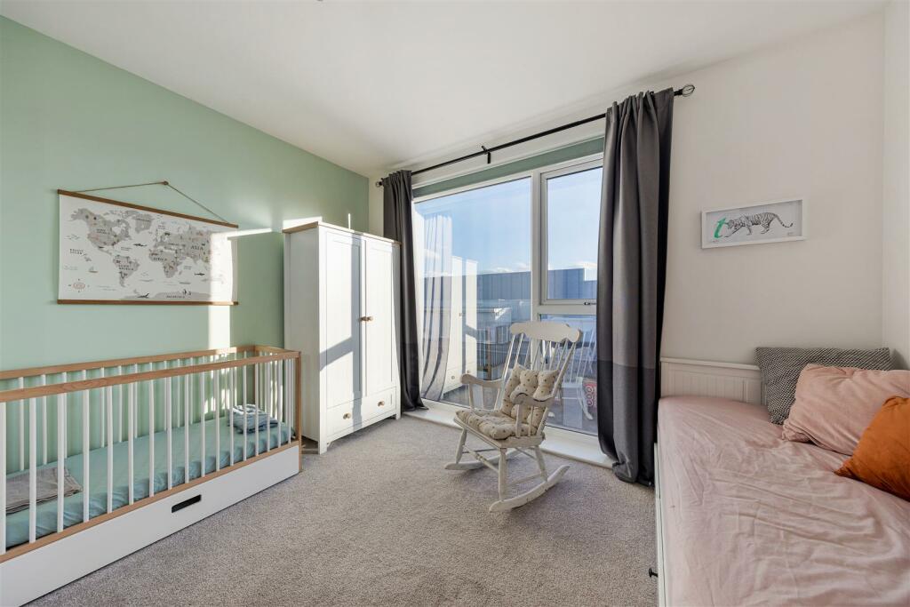 36 Hickman Avenue E4