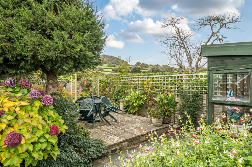 1375198-10-690393...