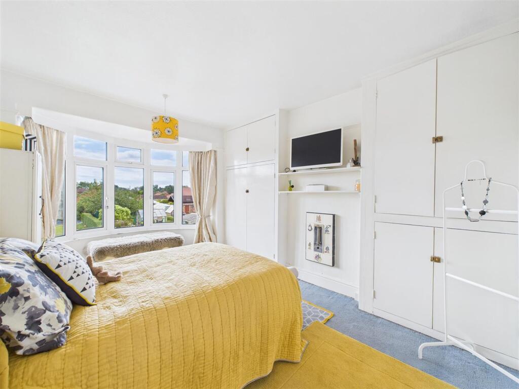 BEDROOM 2