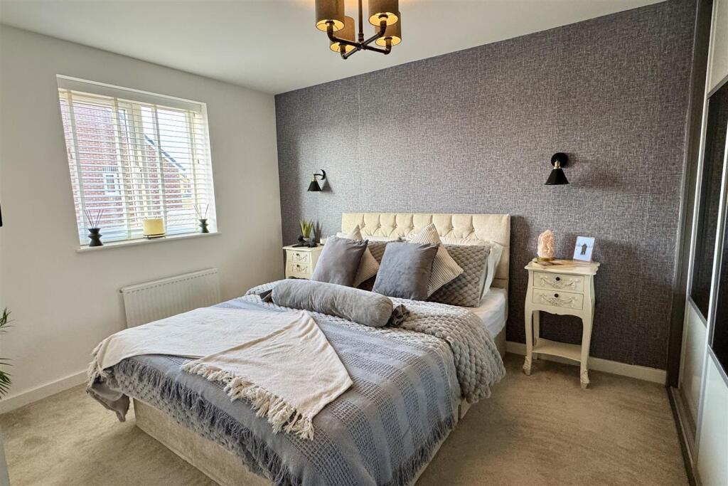 Principal bedroom