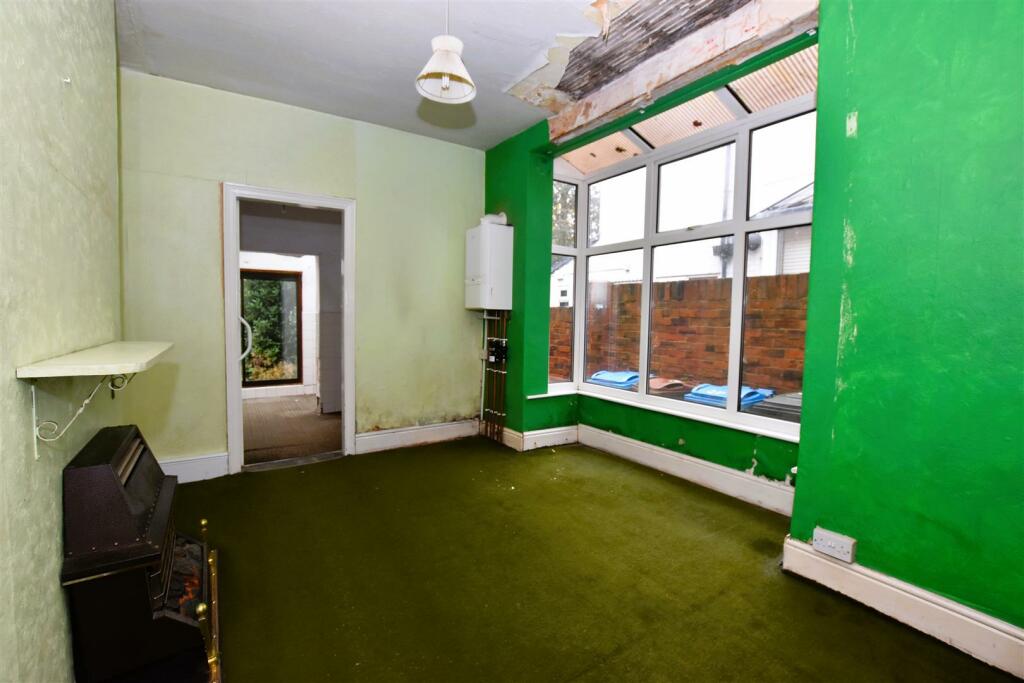 Sitting - Breakfast Room.JPG