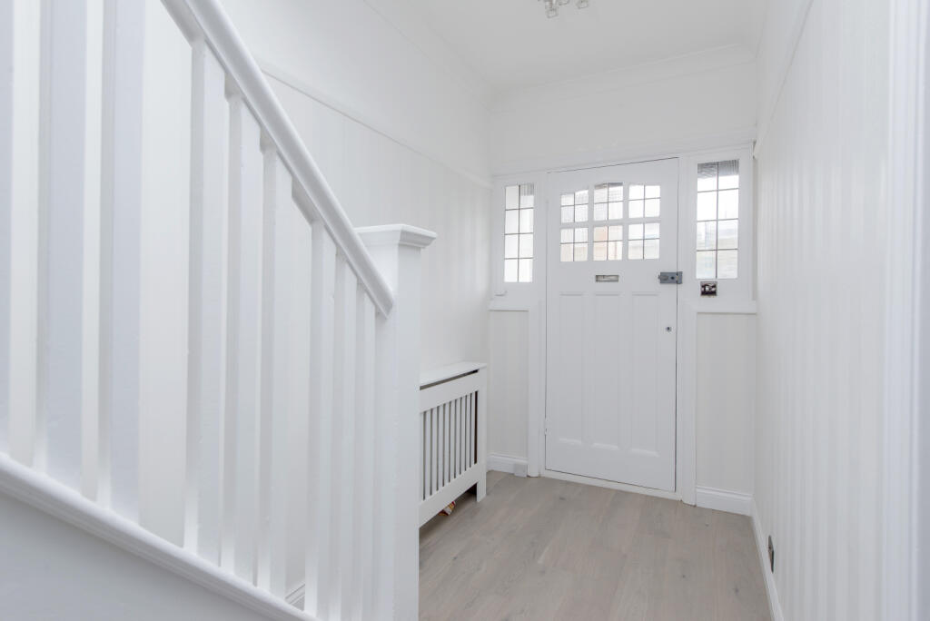21 Chaseside Avenue-