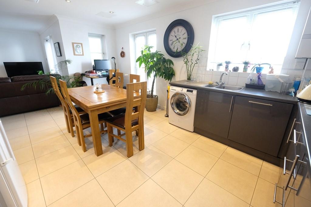 OPEN PLAN ROOM