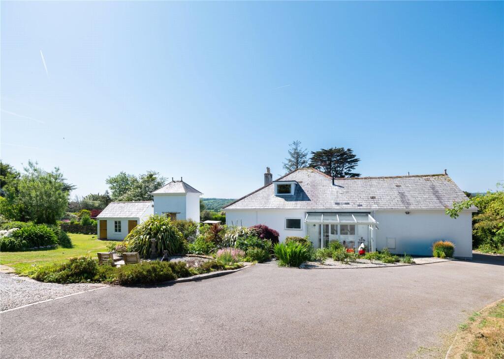 Parking &amp; House
