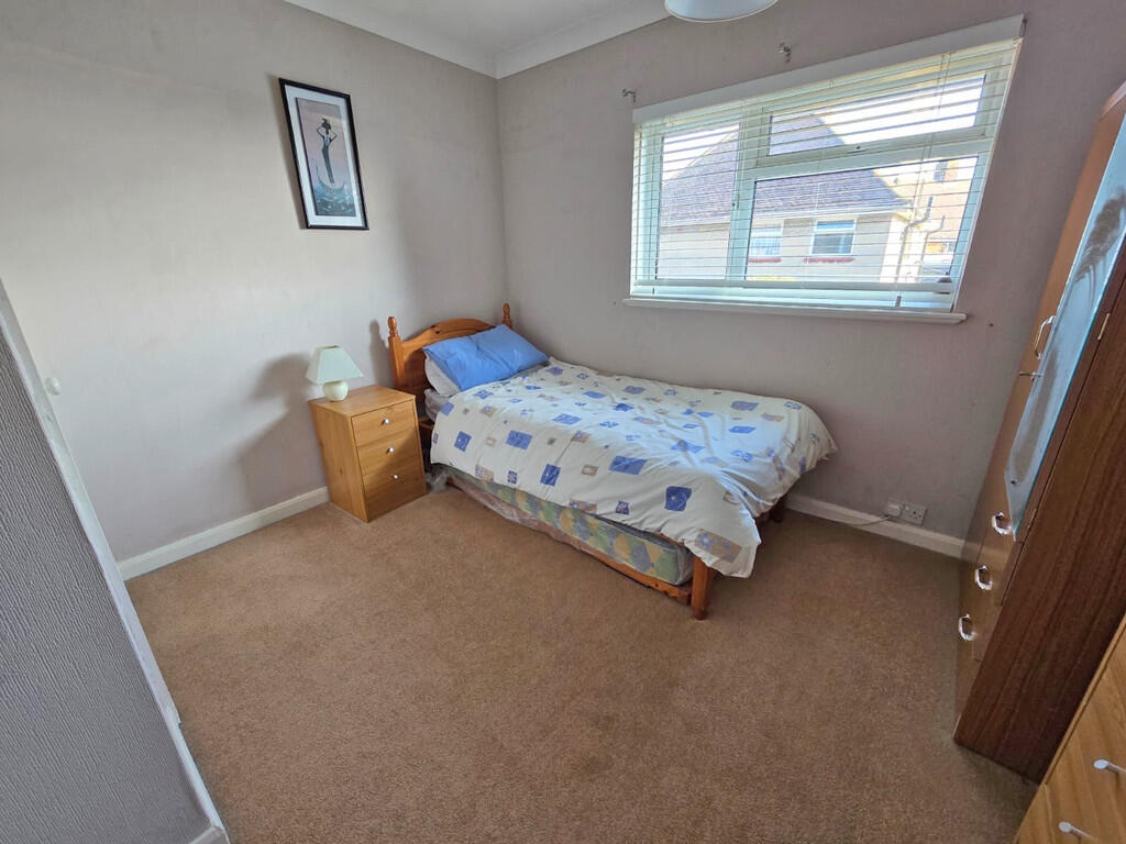 Bedroom 1 (2)