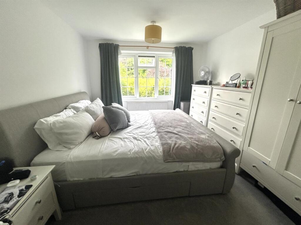 01323 438506