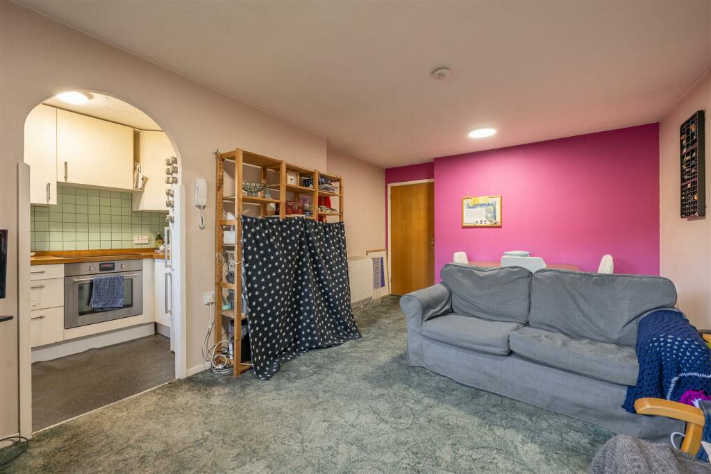 Chamberlain Place E17