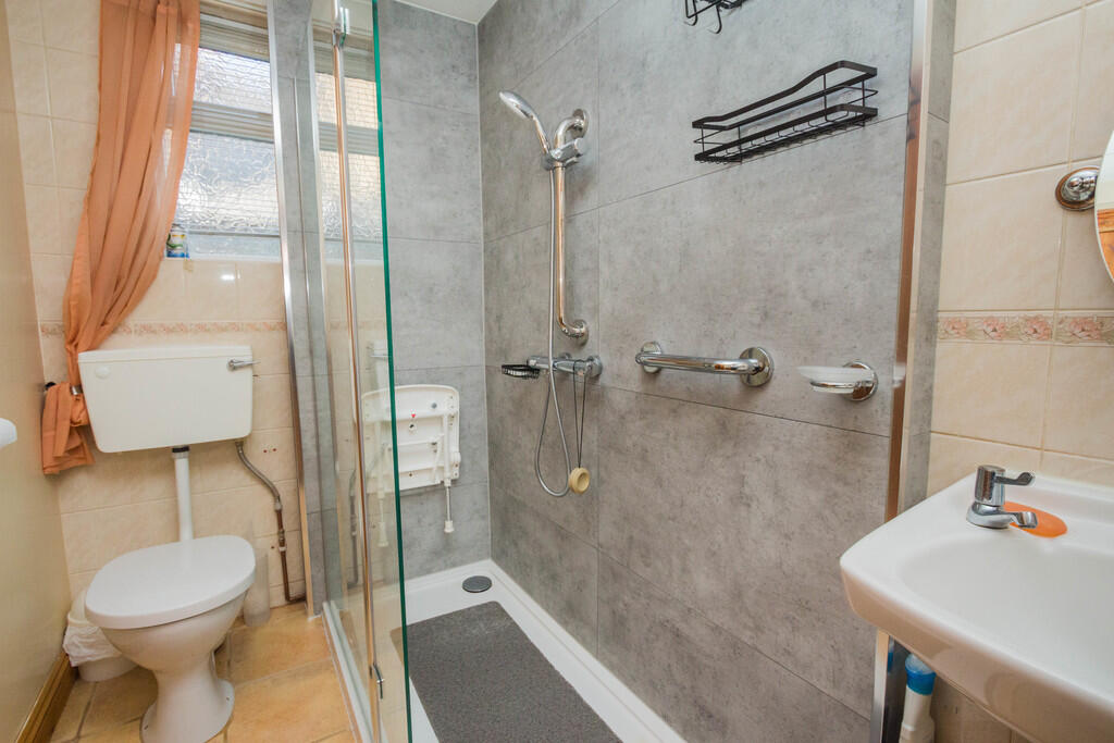 Downstairs Shower...