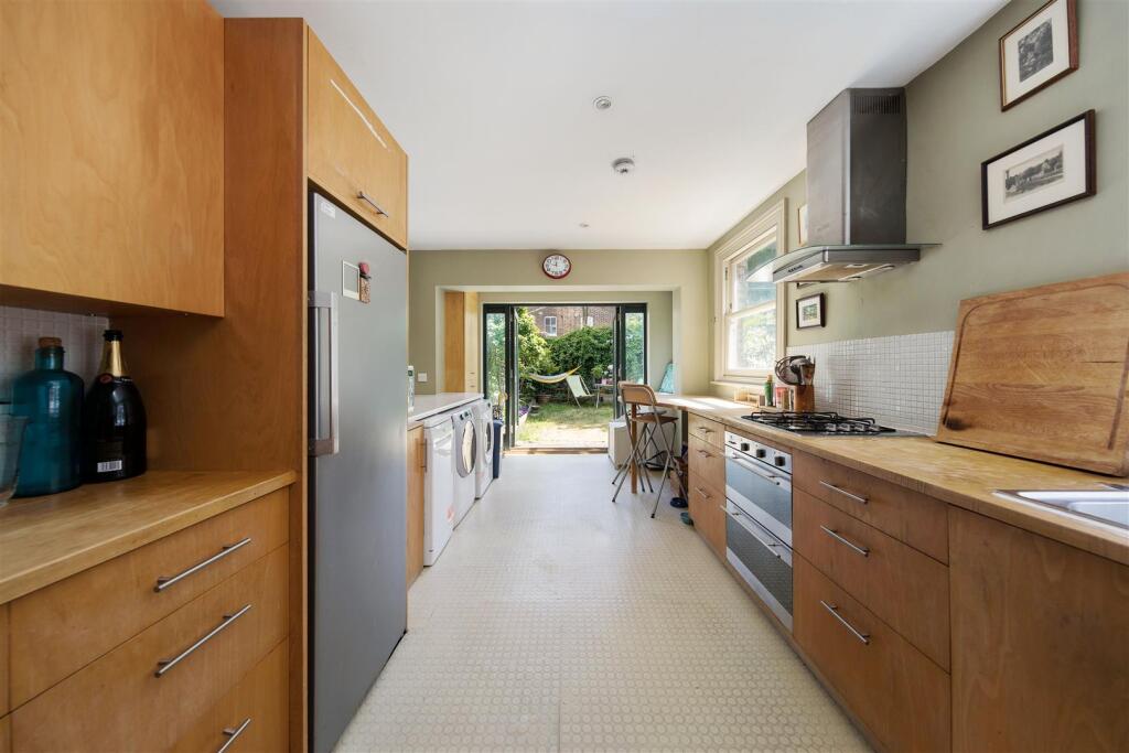 Pretoria Avenue, E17