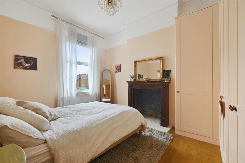 03-7572GCWT - GFF 21 Tubbs Road - Bedroom -Origina
