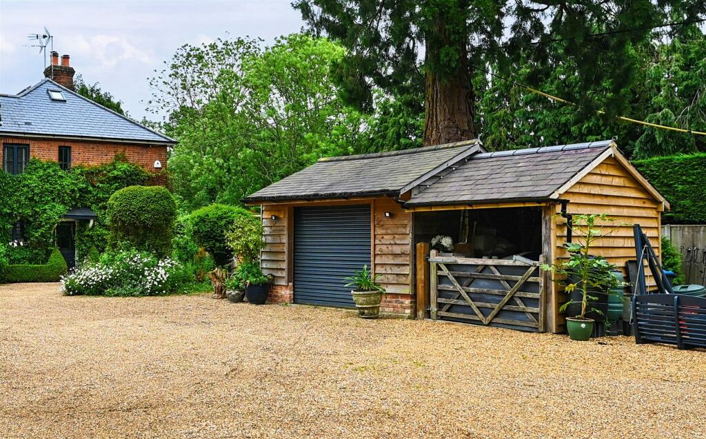 1-tollgate-cottages-rh7-photos (7B).jpg