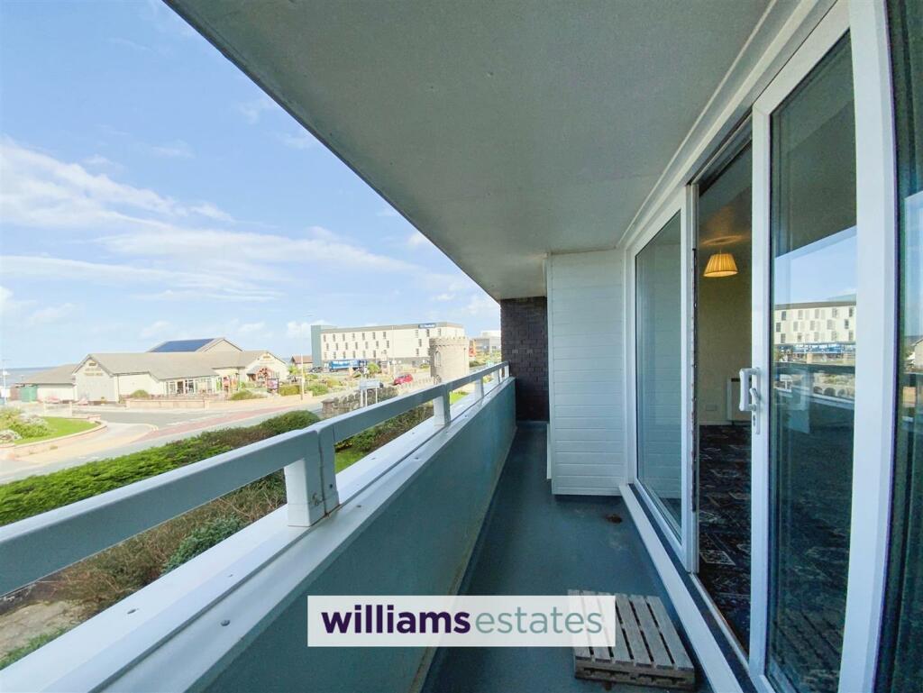 Balcony - with sea views
